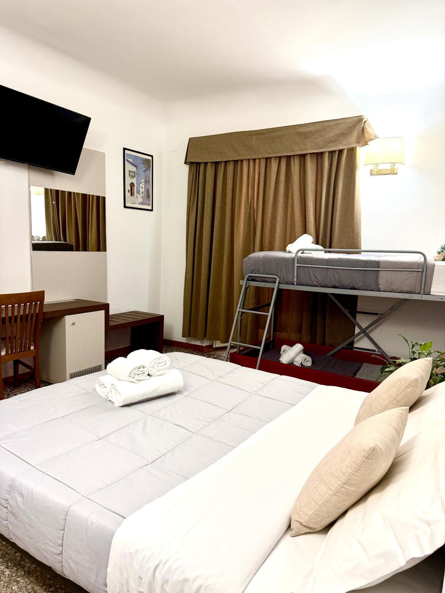 Hotel Grand Gaeta Rzym Zewnętrze zdjęcie